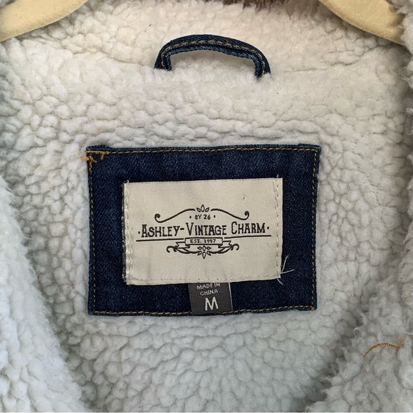 Ashley Vintage Charm lined jean jacket // size medium - Picture 2 of 10